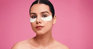 Gesicht, Hautpflege und Serie im Studio: Stockvideos & Filmmaterial (100 % lizenzfrei) 3911129581 | Shutterstock