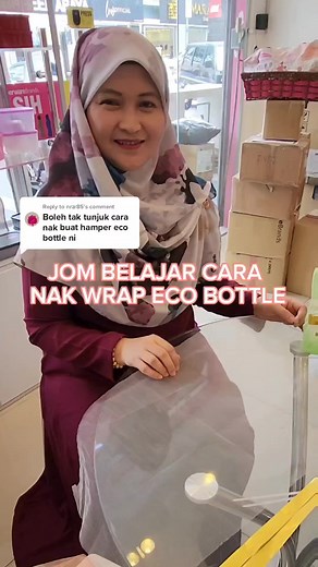 Jom belajar wrap hamper eco bottle! #hariguru #gift #tupperware #hampertupperware | Wan Rosni