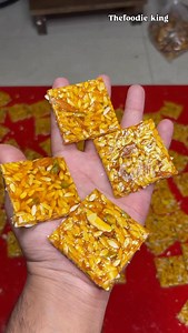 Winter special Gajak 😱 📍Singla Sweets, IP extension, Delhi Follow me @thefoodie_king Follow me @thefoodie_king . . #reels #trendingsongs #reelsinstagram #trendingreels #explore #reelsvideo | Thefoodiekingg