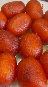 2.4K views · 41 reactions | Tel mein gulab jamun ka jaadu, dheere dheere pakti mithaas ki kahani✨ #GulabJamun ##trendingreels #reelsfbシ | Priti Ki Rasoi | Facebook