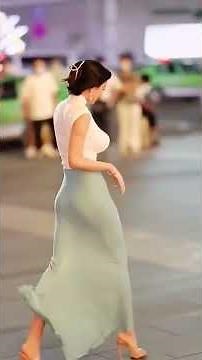 Hot lady with big boobs walking down the street #streetsnaps #beautifulwomen #sexylady #hotgirl