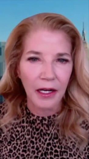 The fabulous @candacebushnell on this week’s episode of Kat on the Loose talking about all things about her iconic Sex and the City, dating relationships and her fabulous one woman show called True Tales of Sex, Success & SATC 🤩💗 Episode available now on all platforms where you enjoy your Podcasts comment Candace and we will send it to you via DM! #satc #sexandthecity #candacebushnell #podcastvlog #datingpodcast #bestdatingpodcast #podcastsofinstagram #bestlatinapodcaster #iheartradiopodcast #