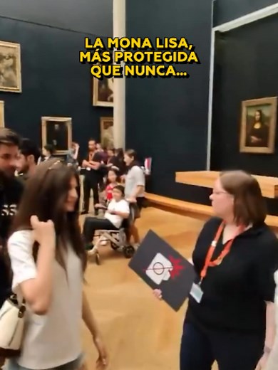 ¿Quieres una foto de la Mona Lisa? El Louvre tiene otros planes Quienes intentan fotografiar la Mona Lisa se encuentran ahora con este inesperado obstáculo. #monalisa #louvre #foto #museo #arte