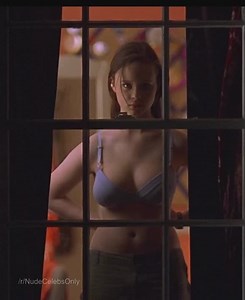 Nude celebs: Thora Birch - GIF Video