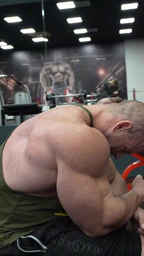 Bigg Wide Bodybuilder Michal Krizo Biceps Workout 💪 #michalkrizo #MichalKrizobiceps #biceps #gym #workout #motivation #bodybuilding #ifbbpro #MrOlympia2023 #viralshort #shortviral | Rm Fitness