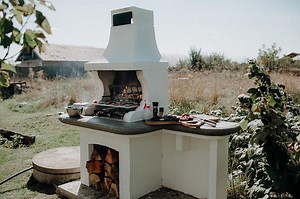 (P) Cum se construiesc fermecătoarele cuptoare și grătare de grădină zidite