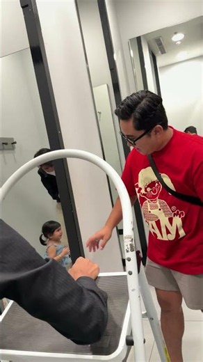 Child Locked in Mall Changing Room as Worker Jumps In