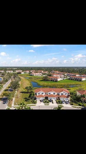 🏡 Stunning End-Unit Townhome in The Towns of Lakeside Plantation! 📍 1050 Jonah Dr, North Port, FL 💰 Move-In Ready & Fully Upgraded! Looking for the perfect townhome with space, style, and resort-style amenities? This 3-bedroom, 2.5-bath end-unit is the largest floor plan available and is loaded with upgrades! ✨ Fully Renovated Kitchen (2021) – Custom soft-close cabinets, quartz countertops, updated stainless steel appliances, pull-out pantry & spice rack. ✨ Luxuriously Updated Bathrooms (2021