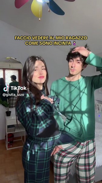 Showing My Boyfriend I Am Pregnant 🤰🏻