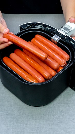 652K views · 6.4K reactions | Would you eat this? Ingredients Hot Dog buns: 4 pc mozzarella: 100 g (3.5 oz) bacon: 110 g (3.9 oz) sausages: 4 pc parsley: 5 g (0.2 oz) #asmr #cooking | ZapEat | Facebook