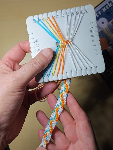 Tutorial Kumihimo: Master the 20 Thread Band Technique
