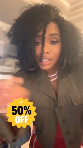 Yandy Smith-Harris on Instagram: "@yelleskincare right NOW. We starting early ❤️❤️❤️"