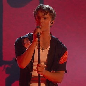 Heidi Klum Wants To Be His Girl! 😍 #agt #americasgottalent #originalsong | Singers Got Talent