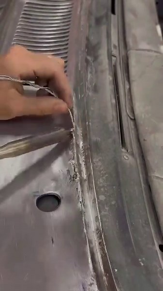 Método eficaz para tapar furos con arame de estanho