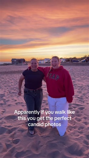 Capturing Perfect Candid Photos at the Beach