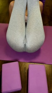 Lets stretch #hotyogainstructor #yogagirl #stretchinggirls #flexiblegirls #yogastretchinggirl #leggins | Yoga Stretching