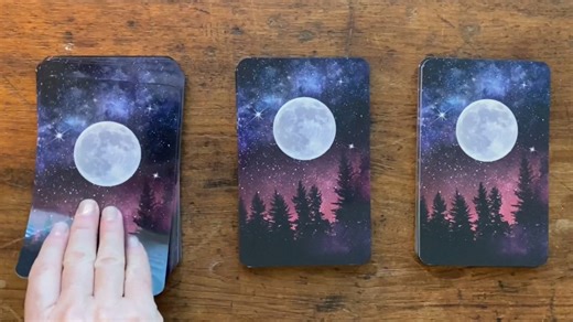 Return the "soul" to Solstice with the 13 SACRED NIGHTS ORACLE - out now. 🩵 | Beyond Words