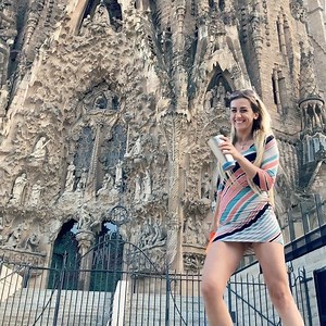 2.7K views · 345 reactions | Barcelona 2020! ‍♀️♥️ . . #bottle #bottletin #isqueen #woman #belike #barlady #barmaid #flairbartender #bartender #traveling #barcelona #spain #danielaistrate #bartender #flairbartender #bartenderskills | Silvia Daniela Istrate | Facebook