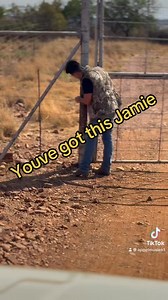 Elke plaashek het sy manier / Every farm gate has its own unique way 😂 James Johnston | APPEL