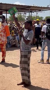 Ce qu'elle dit sur l'œuvre se vérifie. J'ai eu le même ressenti en lisant l'œuvre. Que du frisson. Des leçons Sévères mais nécessaires. L'œuvre m'a totalement ouvert les yeux. Vous aussi procurez-vous cette belle œuvre au contenu éducatif surtout pour les jeunes, à la Foire Internationale du Livre de Ouagadougou qui se tiendra au Siao du 23 au 26 Novembre. Le livre sera exposé au stand IKS. Bonne lecture de la vie dans >. | Azimut