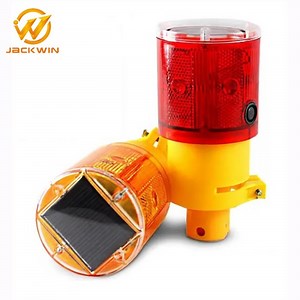 [Hot Item] LED Solar Warning Light Flashing Red Traffic Indicator Light Barricade Lights for Traffic Cone