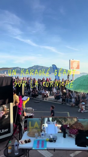Karaoké en plein air à Marseille : un moment inoubliable