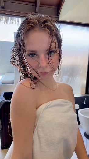 get ready with me in the maldives! :) - - - - - - #petite #sammirenae #maldives #island #travel #tropical #fblifestyle #fashion #reel #fblifestyletyle | Sammi Renae