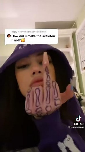 how to make a skelton hand