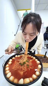 371K views · 4.3K reactions | I added a little too much water to the spicy hot pot today, but it didn't affect the noodles, fish balls, and fish fillets It was delicious | Darin Eating | Facebook