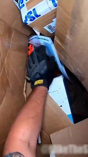 Woow 😱😱🔥 #fyp #dumpster #dumpsterdiving #aluminum #reels #usa #Electronics #viral #follow #metal | Canadian Street الشارع الكندي