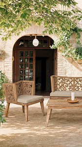 1.8K views | ✨ Outdoor da sogno a prezzi incredibili! Scopri i set da giardino più amati per design esclusivo, qualità e comfort, tutti sotto i 1000€. Approfitta ora dei vantaggi extra dei Saldi Estivi prima che le scorte finiscano! Spedizione gratuita inclusa Paghi anche in 3 rate, senza interessi #saldiestivi #outdoorliving #giardinodesign #relaxallaperto #etnicooutlet | Etnico Outlet - Arredo Industrial Vintage Shabby Chic | Facebook