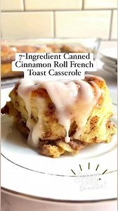 This homemade Cinnamon Roll French Toast Casserole is easy to make and tastes amazing! ⭐️⭐️⭐️⭐️⭐️ Made with just 7 simple ingredients, there’s no other way that you should start the day than by whipping up this delicious casserole recipe! #easyrecipes #breakfast #cinnamonrolls #frenchtoast | All Things Mamma