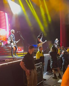 #Florida #hollywood 2023 🇺🇲 #hardrocklivearena #Slash #gunsnroses 📷 Useyourrillusion ©️ | Slash Addict