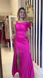 53 reactions | NOVIDADE 勺 Vestido 2 em 1. Disponível em violeta, rosa...