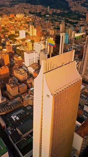 Medellin is just... WOW. 🌇✨ 📲Tap the link in our bio to contact Medellin VIP and start planning your travel now! 📸 credits by: @vimarovi #MedellinVIP #TravelMedellin #MedellinColombia💛💙❤️ #MedellinMor #Travel #TravelColombia | Medellin VIP