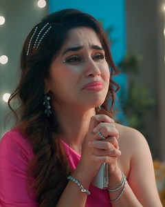 975K views · 29K reactions | मंदाकिनीशी पटत नसल्याने अधिरा माहेरी येते. #VeenDoghantaliHiTutena #ZeeMarathi #ZeeOnTheGo आता तुमची आवडती मालिका कधीही कुठेही पाहण्यासाठी https://zee5.onelink.me/RlQq/fmDownloadZEE5App या लिंकवर क्लिक करा. | Zee Marathi | Facebook