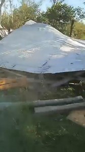 En 22 PARAGRO... Un atropello a la dignidad, al esfuerzo, al trabajo, a la ilusión de cada asentado, cada familia que día a día luchan por tener una vida mejor, este es el resultado de una maliciosa sociedad entre una empresa y unas autoridades, la supuesta dueña de las propiedades ajenas, la que quiere usurpar las tierras de Pto. Casado con producción de documentos no auténticos, Atenil y Victoria Timber's con sus guardias de seguridad derribando casas de asentados sin orden judicial, sin títul