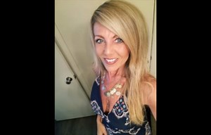 OlderWomen – I want to stick my dick into her over and over again!