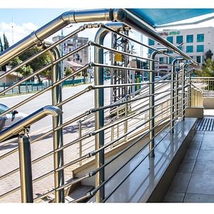 [Hot Item] Modern Design SUS304 Stainless Steel Balcony Railing, Stair Handrail, Pipe Balcony Deck Outdoor Pool Railing