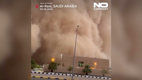 Une tempête de sable massive couvre des parties de l'Arabie saoudite