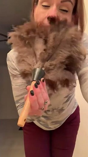 Teasy sneezy feathers