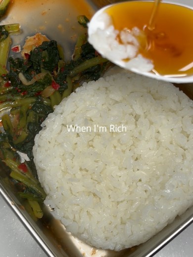 Kimchi Mukbang: Young Radish Kimchi with Sausage and Sesame