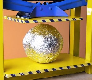 51K views · 41 reactions | Transforming Aluminum Foil into Art: DIY Magic! | 5-Minute Recycle | Facebook