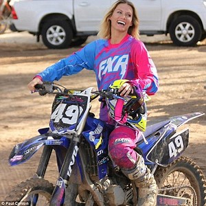 Anschauen The Stunt Woman in Deutsch in QHD 21:9