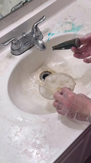Deep Clean Your Bathroom: Best Cleaning Techniques