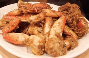 ឆាក្តាម - Stir Fried Blackbean Crab | Cooking with Momma Heng