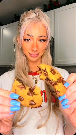 Nala Ray on Instagram: "The Best Chocolate Chip Cookies EVER 🍪 INGREDIENTS • 1 cup unsalted butter 2 sticks • 11/4 cup brown sugar light or dark • 1/3 cup granulated sugar • 1 large egg + 2 egg yolks room temperature • 1 tablespoon vanilla extract • 2 cups all purpose flour • 3/4 teaspoon baking soda • 1 teaspoon salt • 1 cup milk chocolate chips • 1 cup semi sweet chocolate chunks #baking #fyp #cookies"