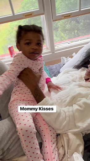 Mommy kisses | The Baxter Baby