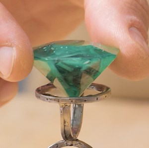 36K views · 47 reactions | Une bague en diamant étonnante faite à partir d'une pièce de monnaie et de résine époxy ! | Brico Enfants | Facebook