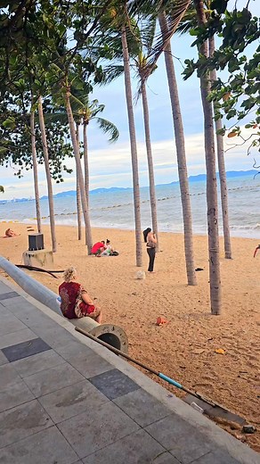 Jomtien beach pattaya 🇹🇭❤️ . . #jomtienbeach #jomtienbeachpattaya #pattaya #pattayathailand #beach | Thailand in Motion